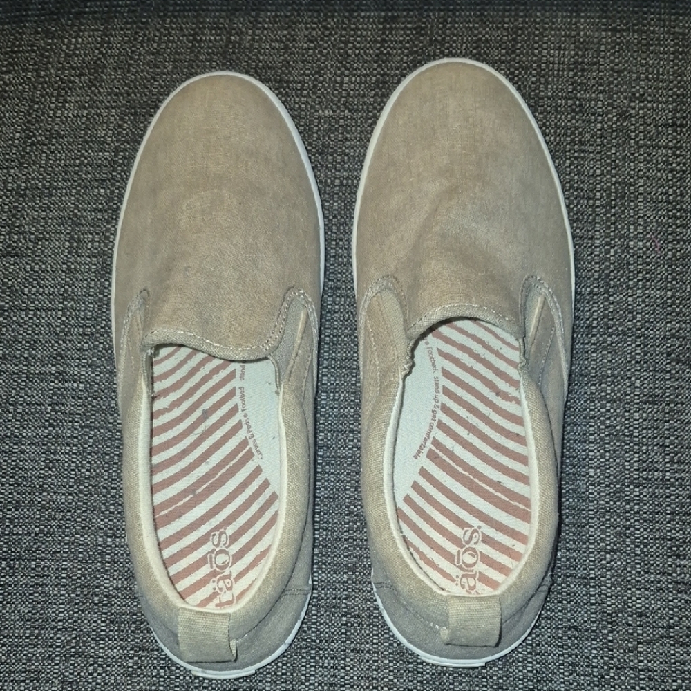Taos Footwear Taupe Slip-On Canvas Flats - Picture 5 of 10